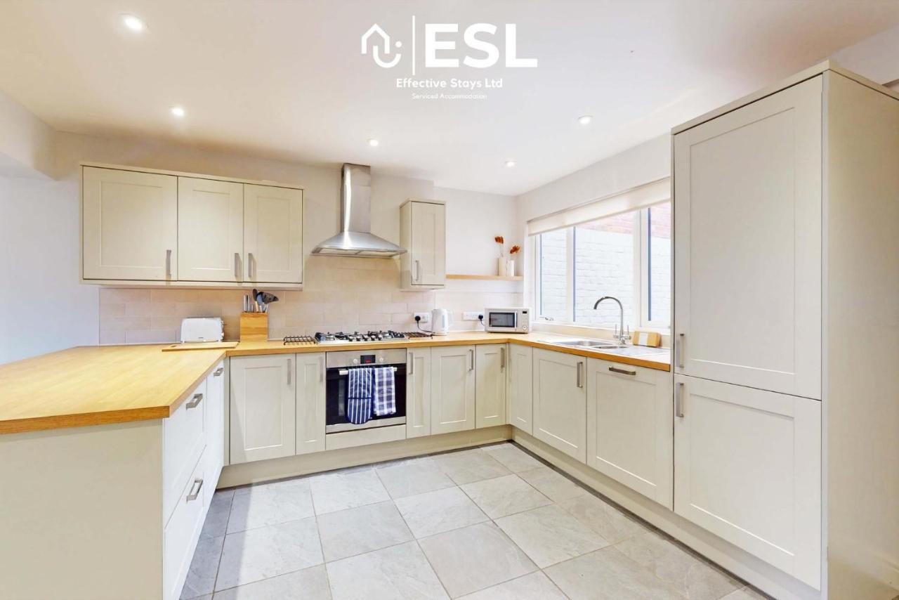 5 Bedroom House - Ideal For Groups & Contractors Shrewsbury Eksteriør bilde